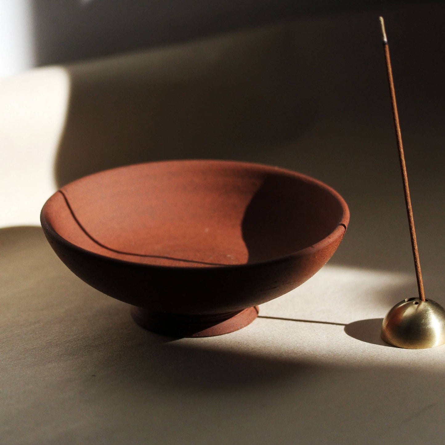 Incense Chalice in Terracotta ( earth & cloud ) Zen. Artisan: Gold / Earth