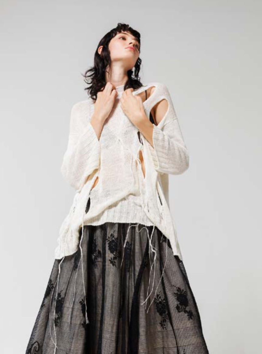 GATHERED BLACK LACE SKIRT