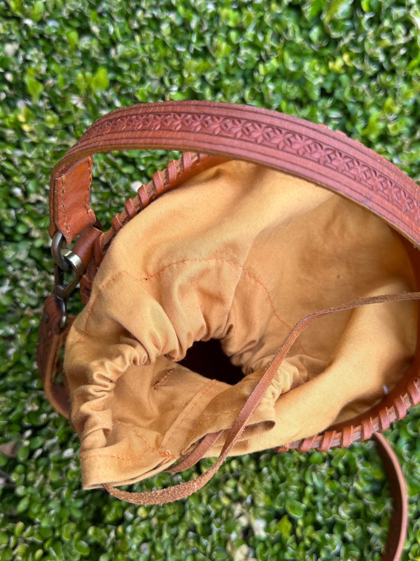 SUSTAIN ULLA JOHNSON LEATHER BUCKET BAG
