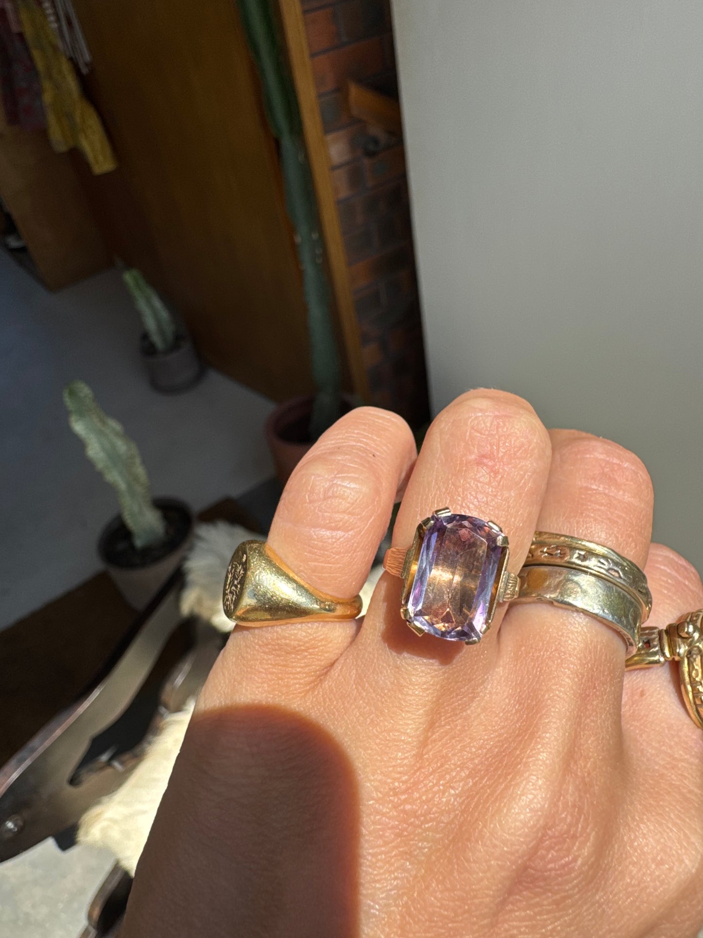 9CT GOLD AMETHYST RING
