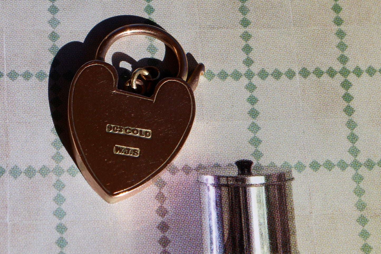 9ct GOLD HEART PENDANT