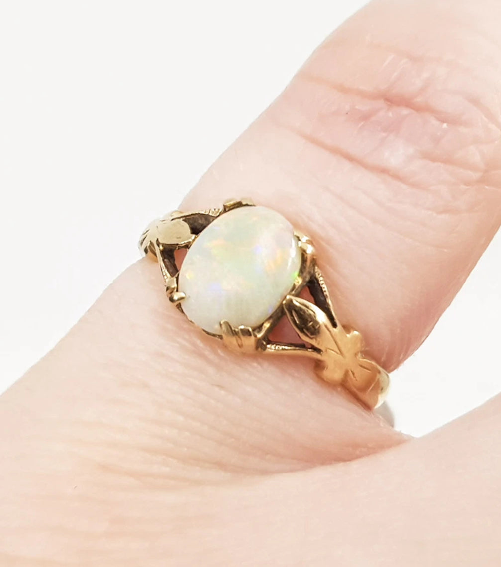 AUSTRALIAN OPAL 9CT GOLD