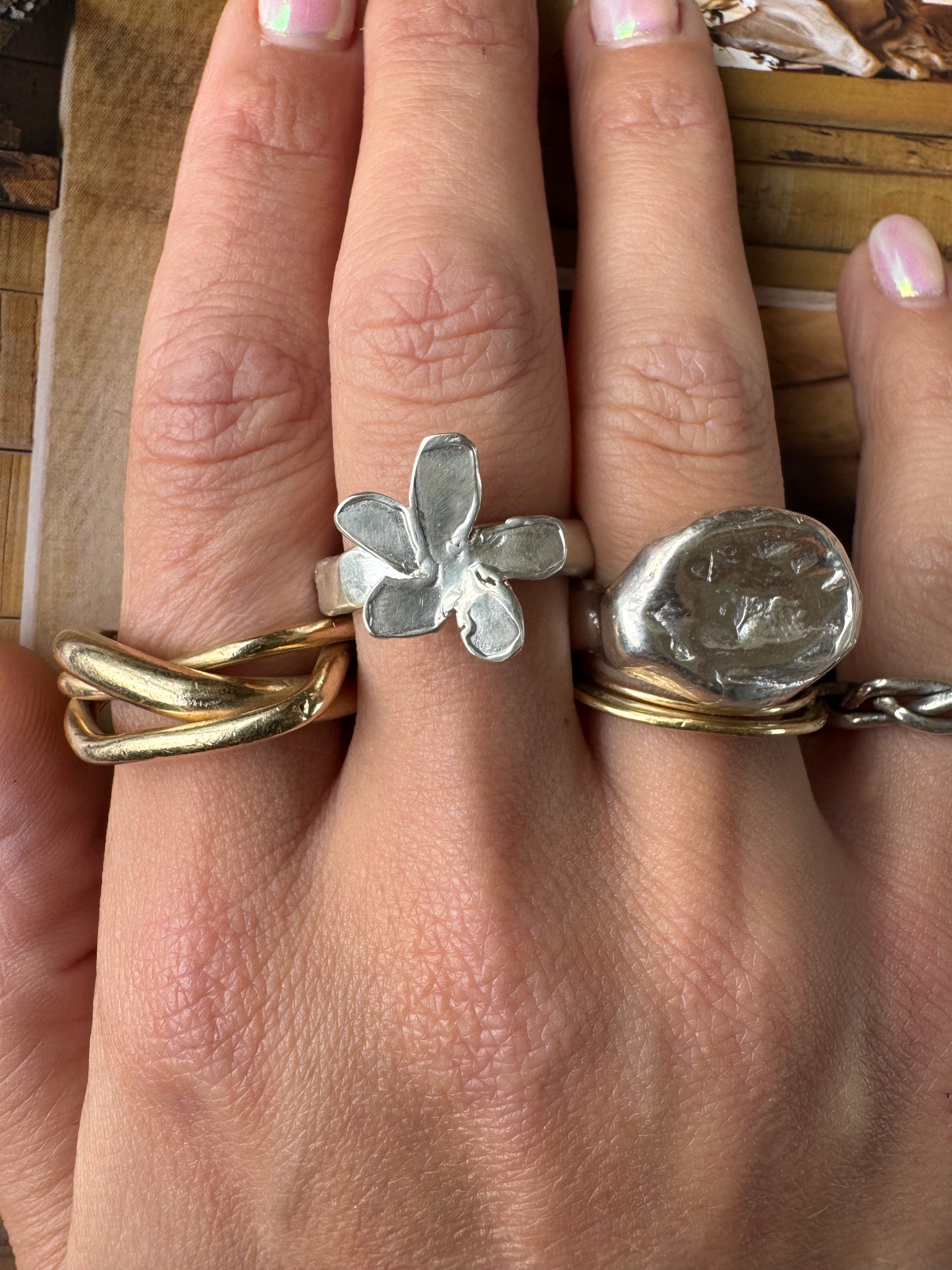 STERLING SILVER ORGANIC DAISY RING