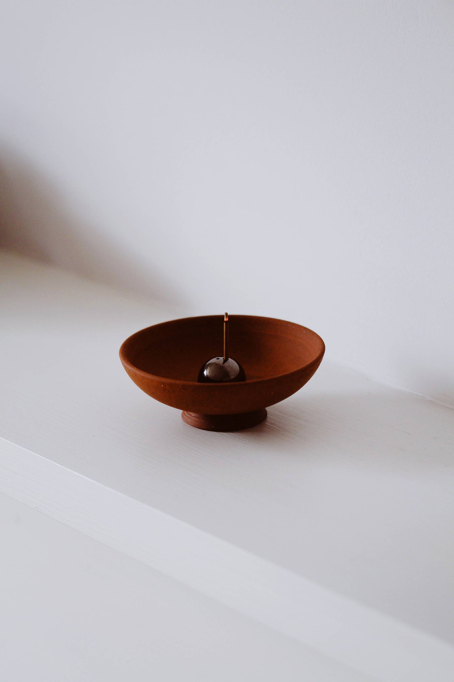 Incense Chalice in Terracotta ( earth & cloud ) Zen. Artisan: Gold / Earth