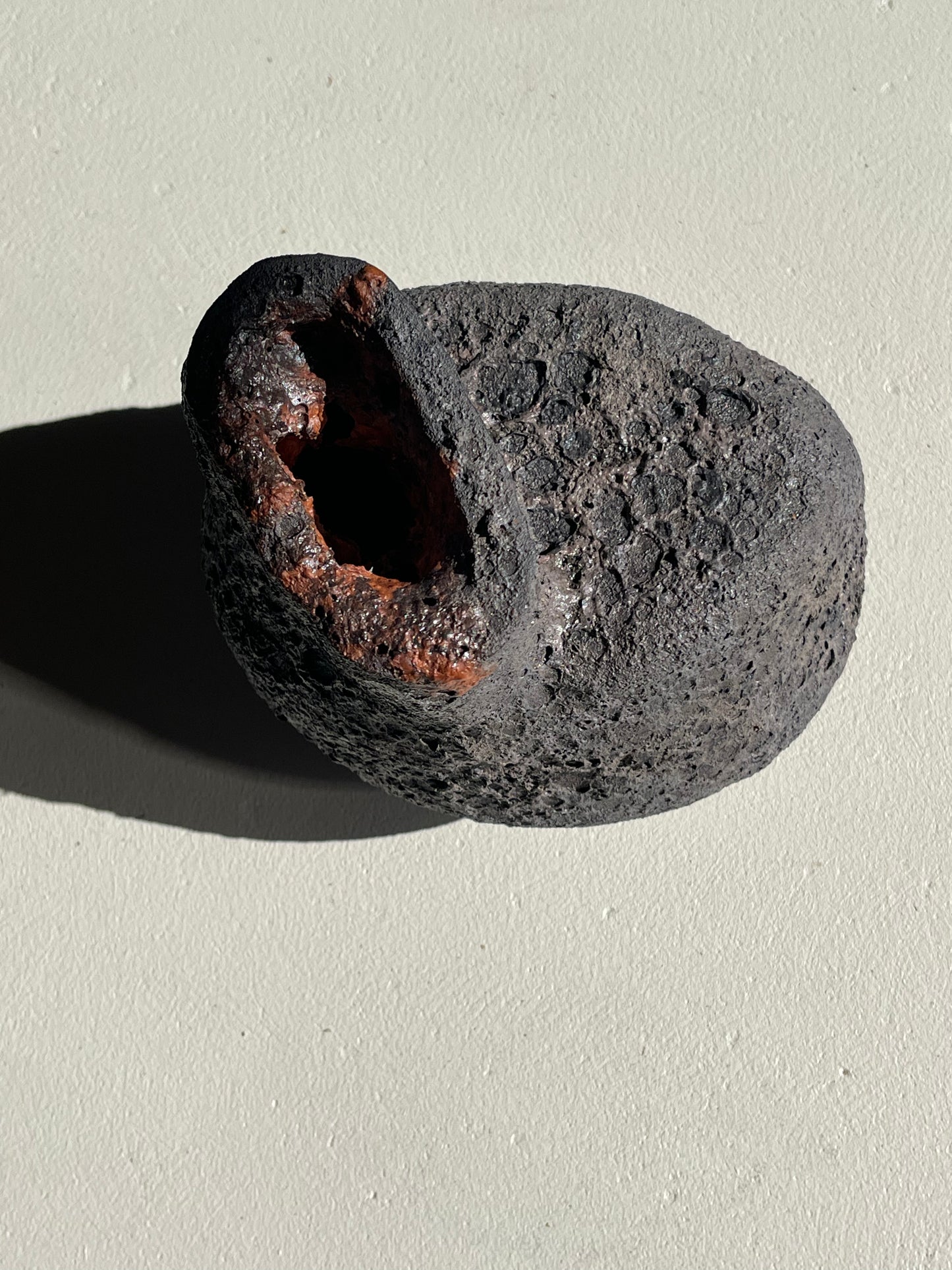 VOLCANIC GREY VASE - Medium