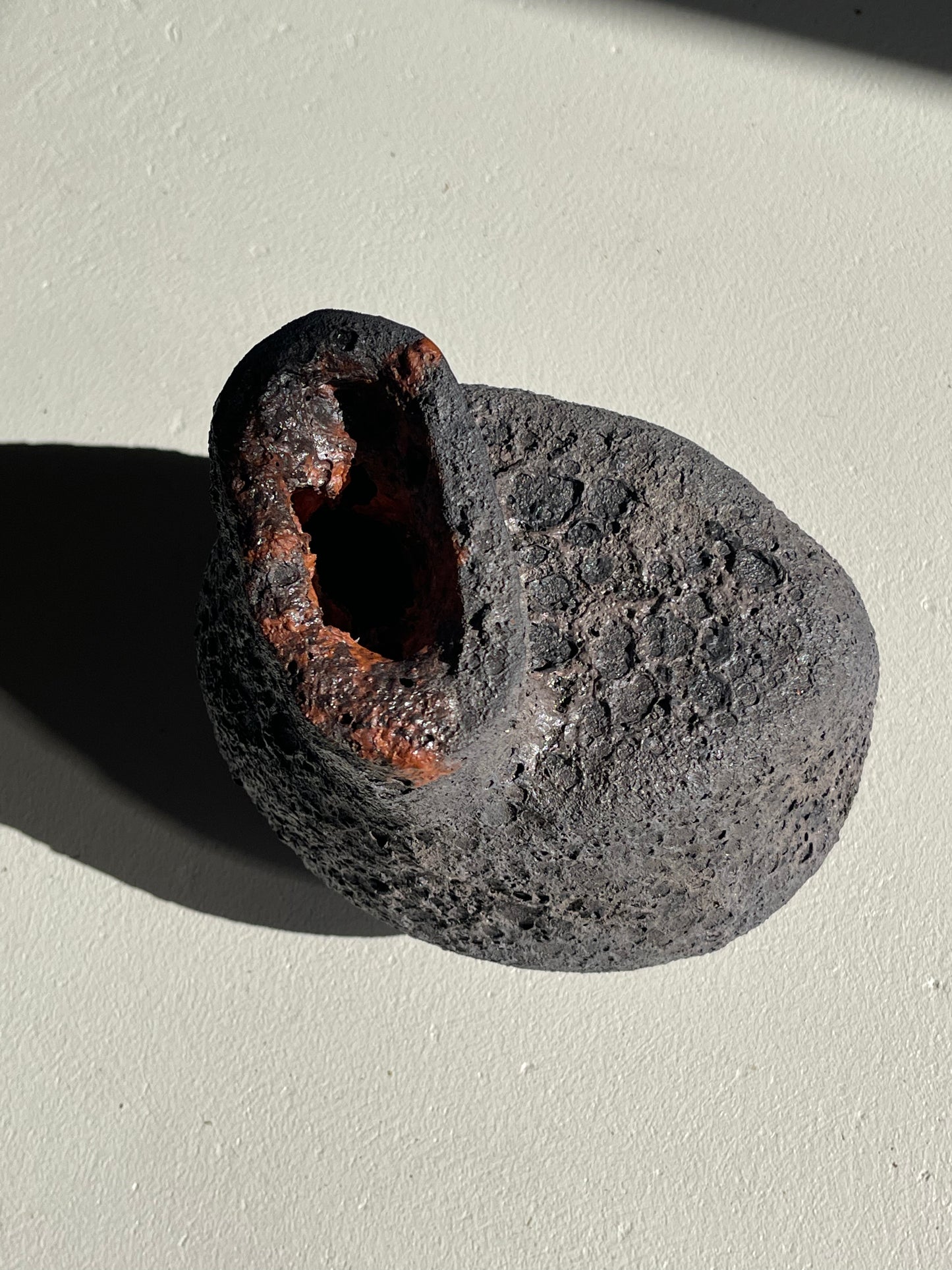 VOLCANIC GREY VASE - Medium