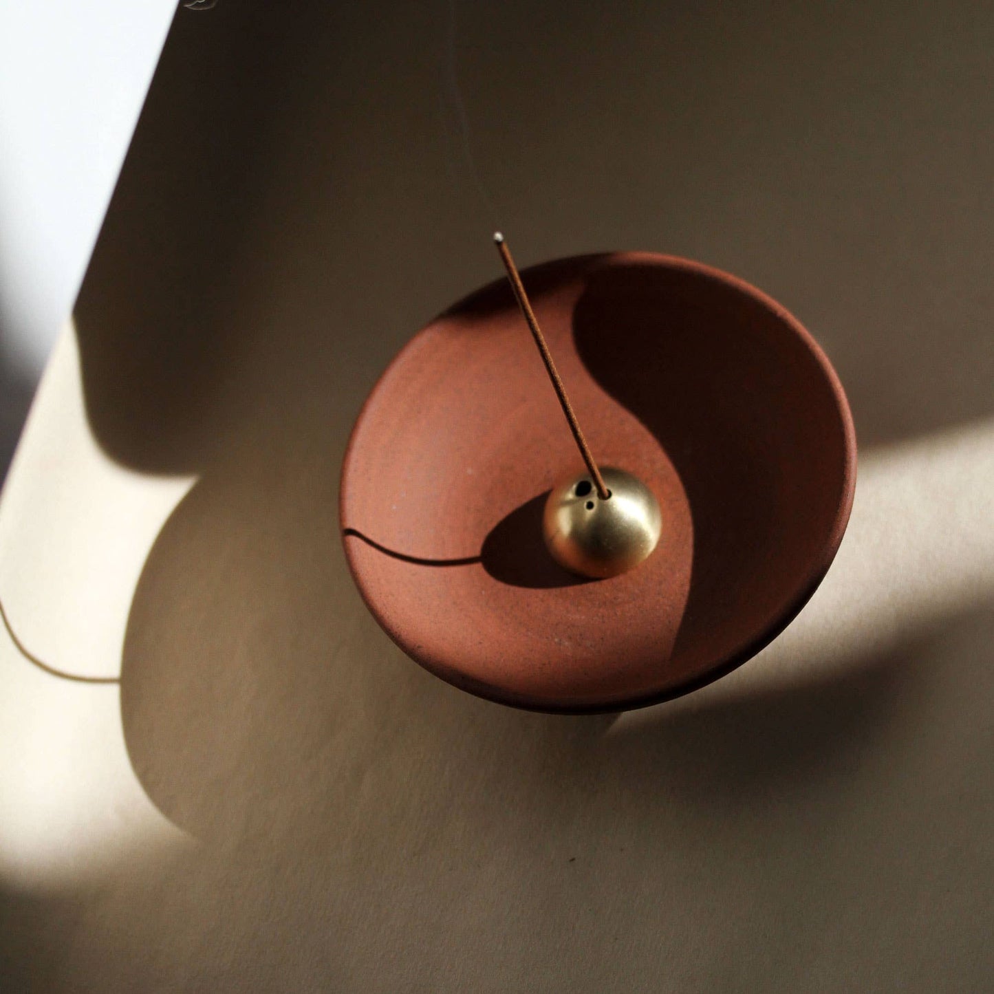 Incense Chalice in Terracotta ( earth & cloud ) Zen. Artisan: Gold / Earth