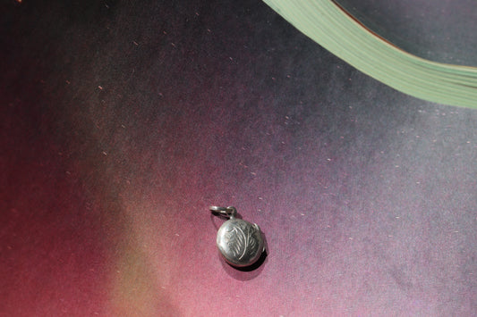 FLORAL STERLING SILVER LOCKET PENDANT ROUND