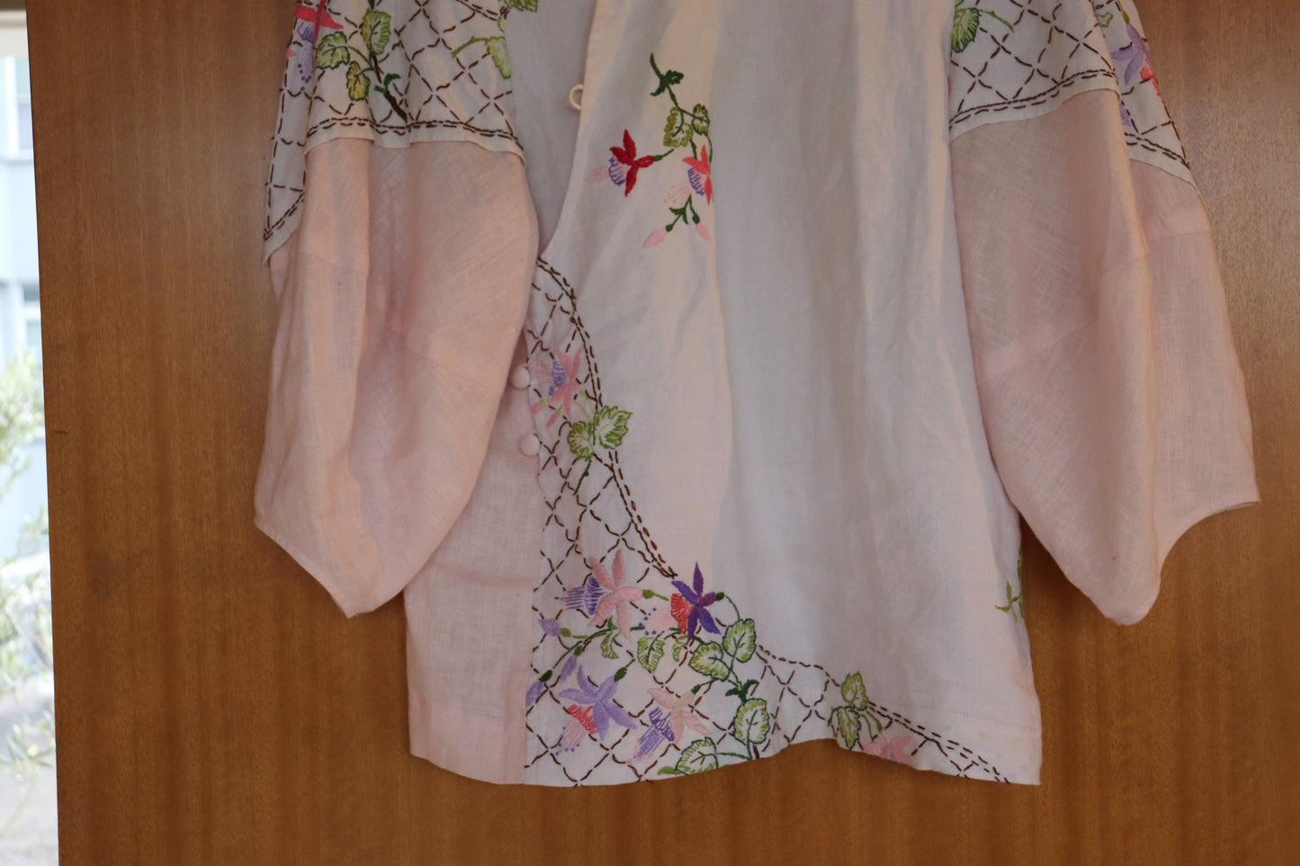 SUSTAIN LINEN TOP