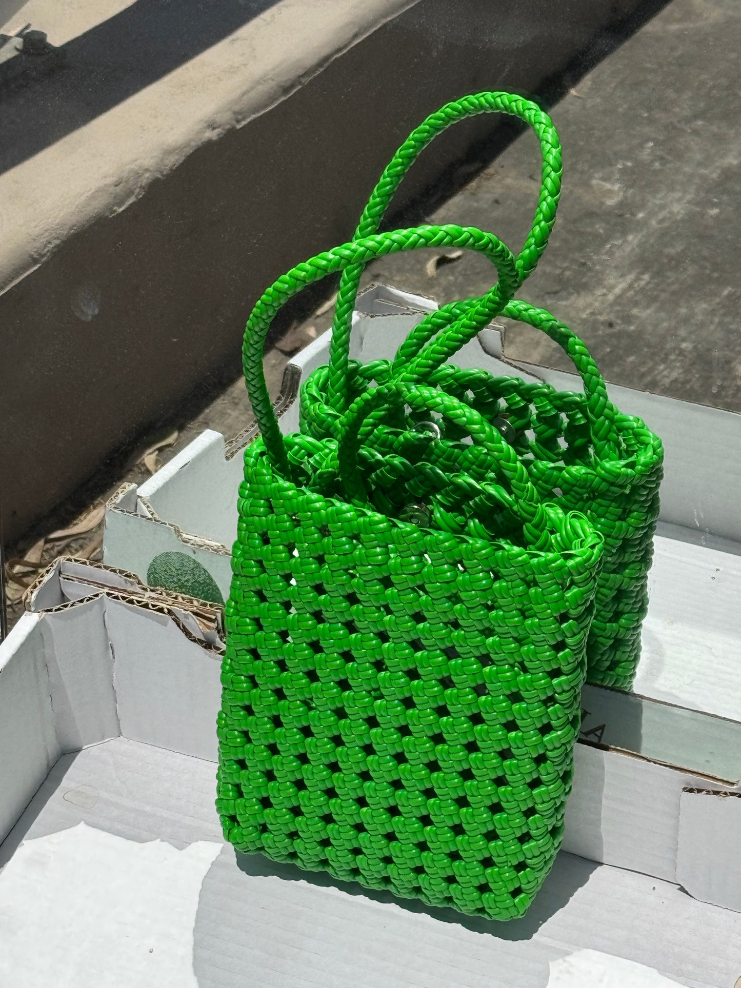 RECYCLED PLASTIC WOVEN CROSS OVER BAG GREEN