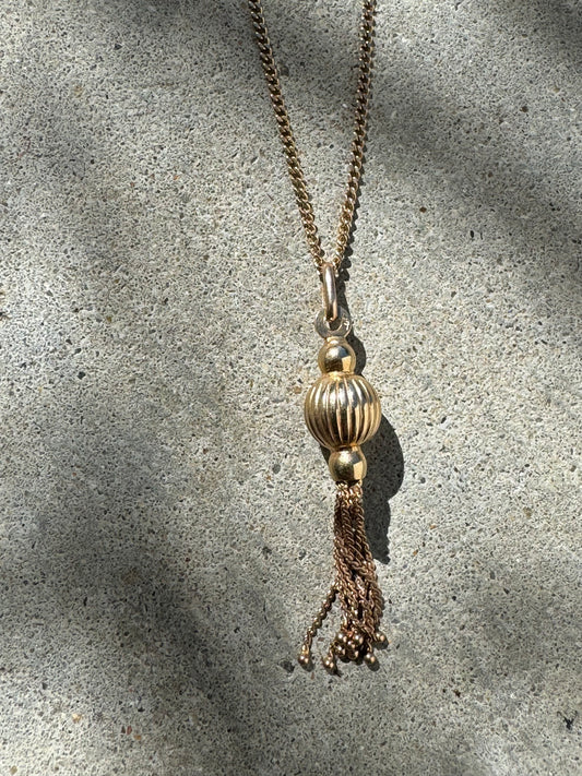 9ct GOLD TASSEL PENDANT