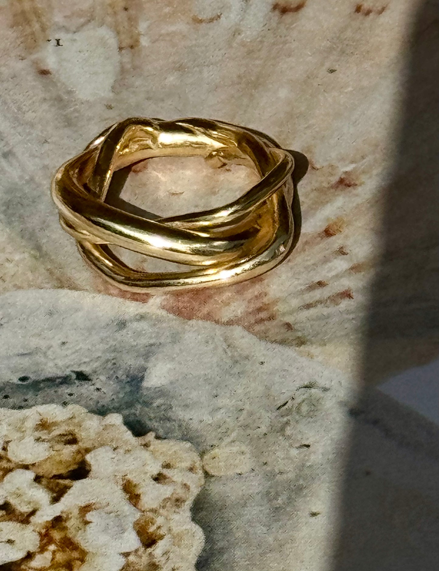 9CT GOLD ORGANIC TWIST RING