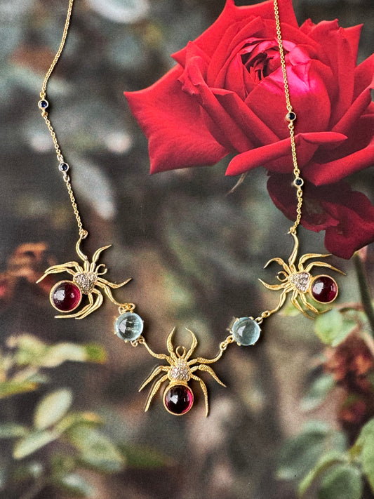 SPIDER DIAMOND GARNET GOLD NECKLACE