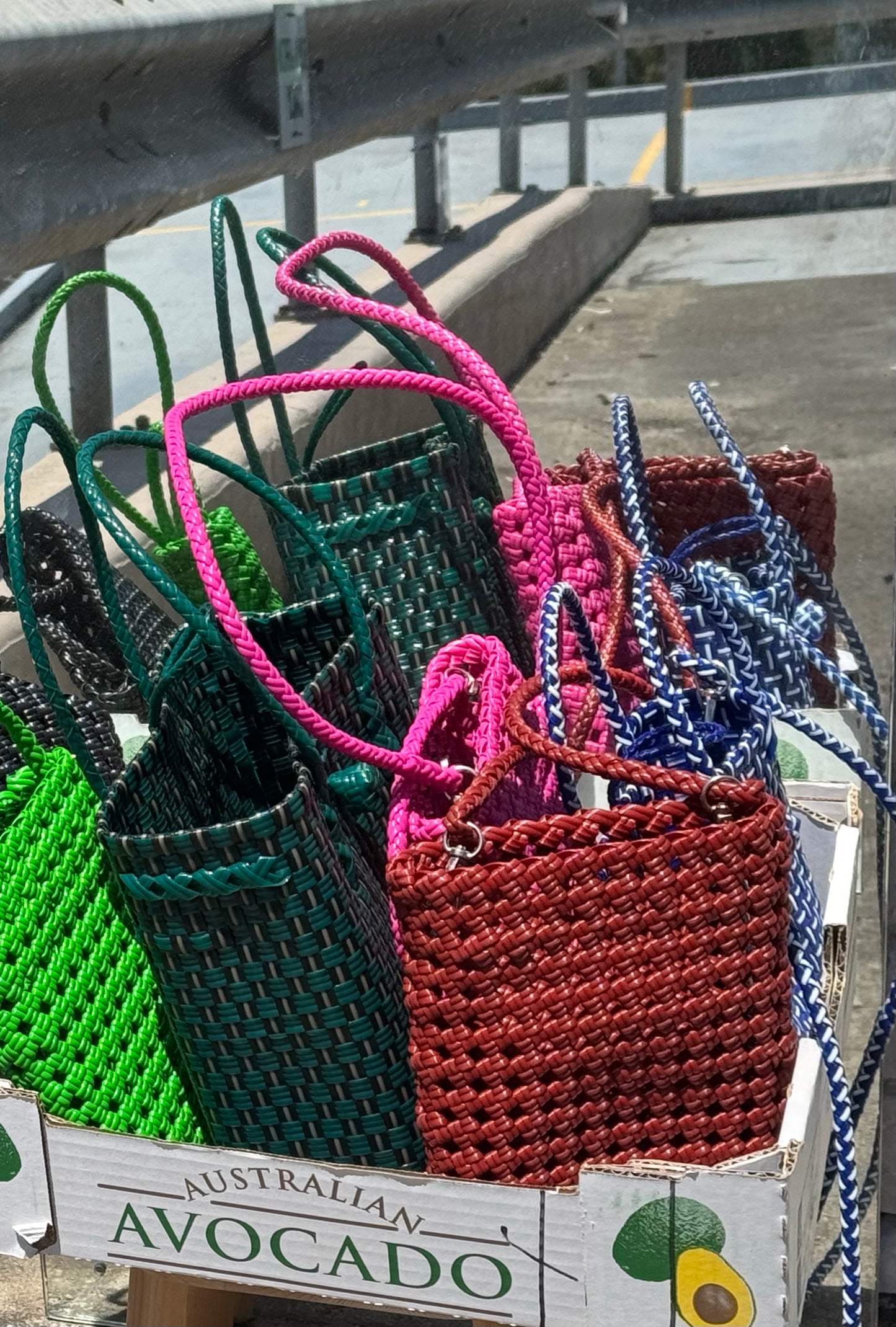 RECYCLED PLASTIC WOVEN CROSS OVER BAG GREEN