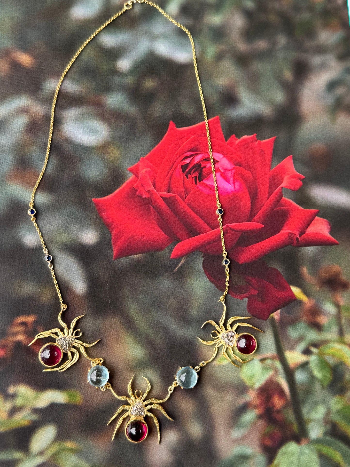 SPIDER DIAMOND GARNET GOLD NECKLACE