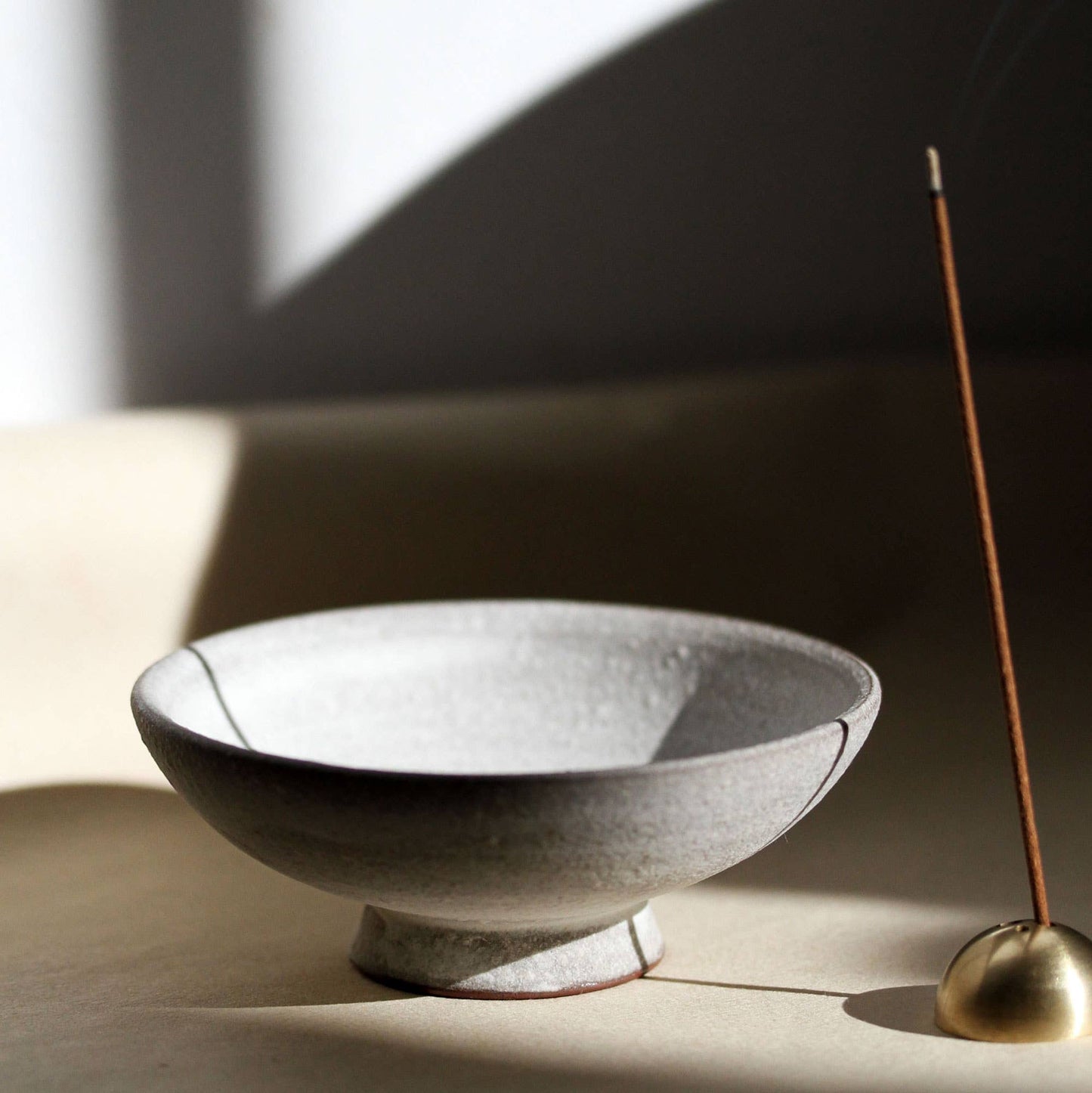 Incense Chalice in Terracotta ( earth & cloud ) Zen. Artisan: Gold / Earth