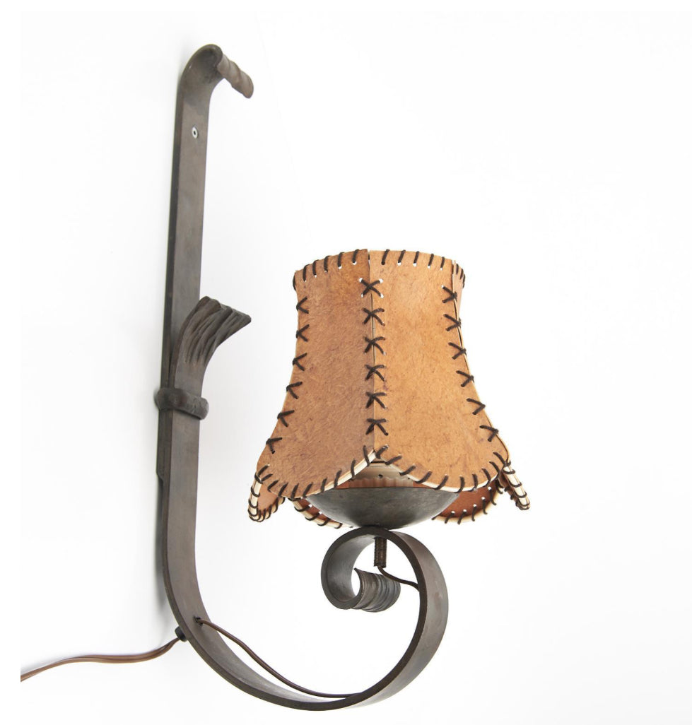 MOUNTED LAMP WROUGHT IRON