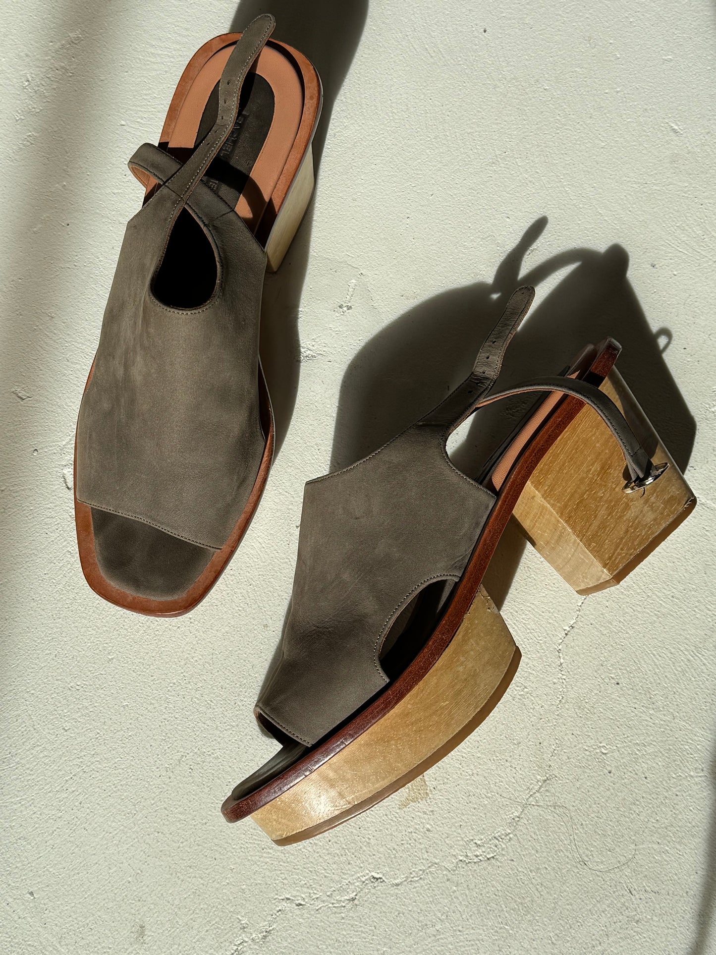 SUSTAIN - RACHEL COMEY GREY LEATHER CLOGS