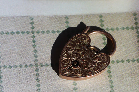 9ct GOLD HEART PENDANT