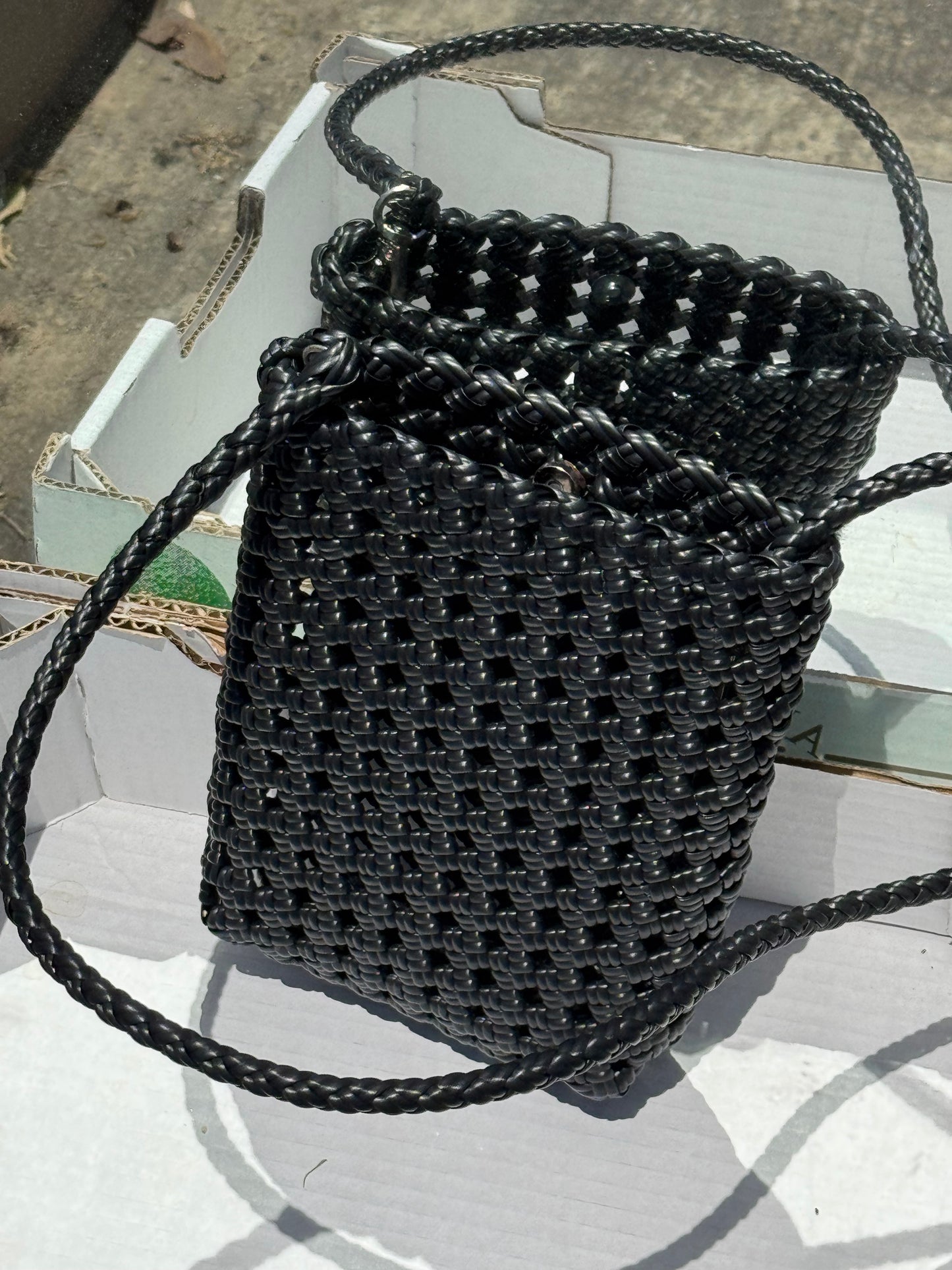 RECYCLED PLASTIC WOVEN CROSS OVER BAG BLACK