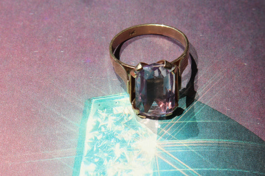 9CT GOLD AMETHYST RING
