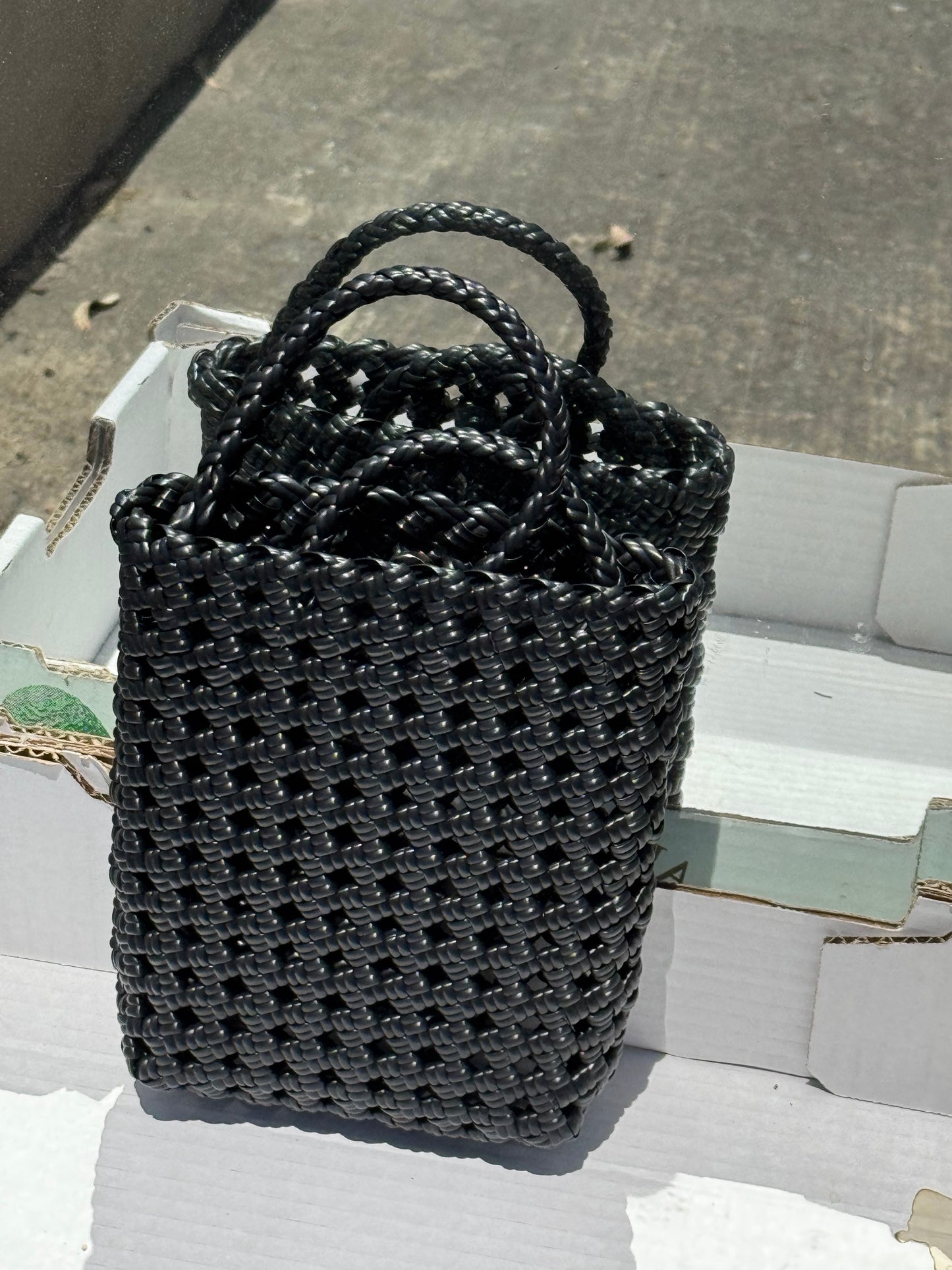 RECYCLED PLASTIC WOVEN CROSS OVER BAG BLACK