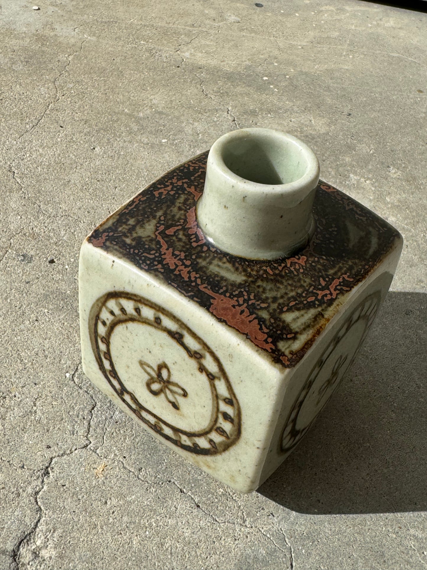 CERAMIC JAPANESE SMALL VASE