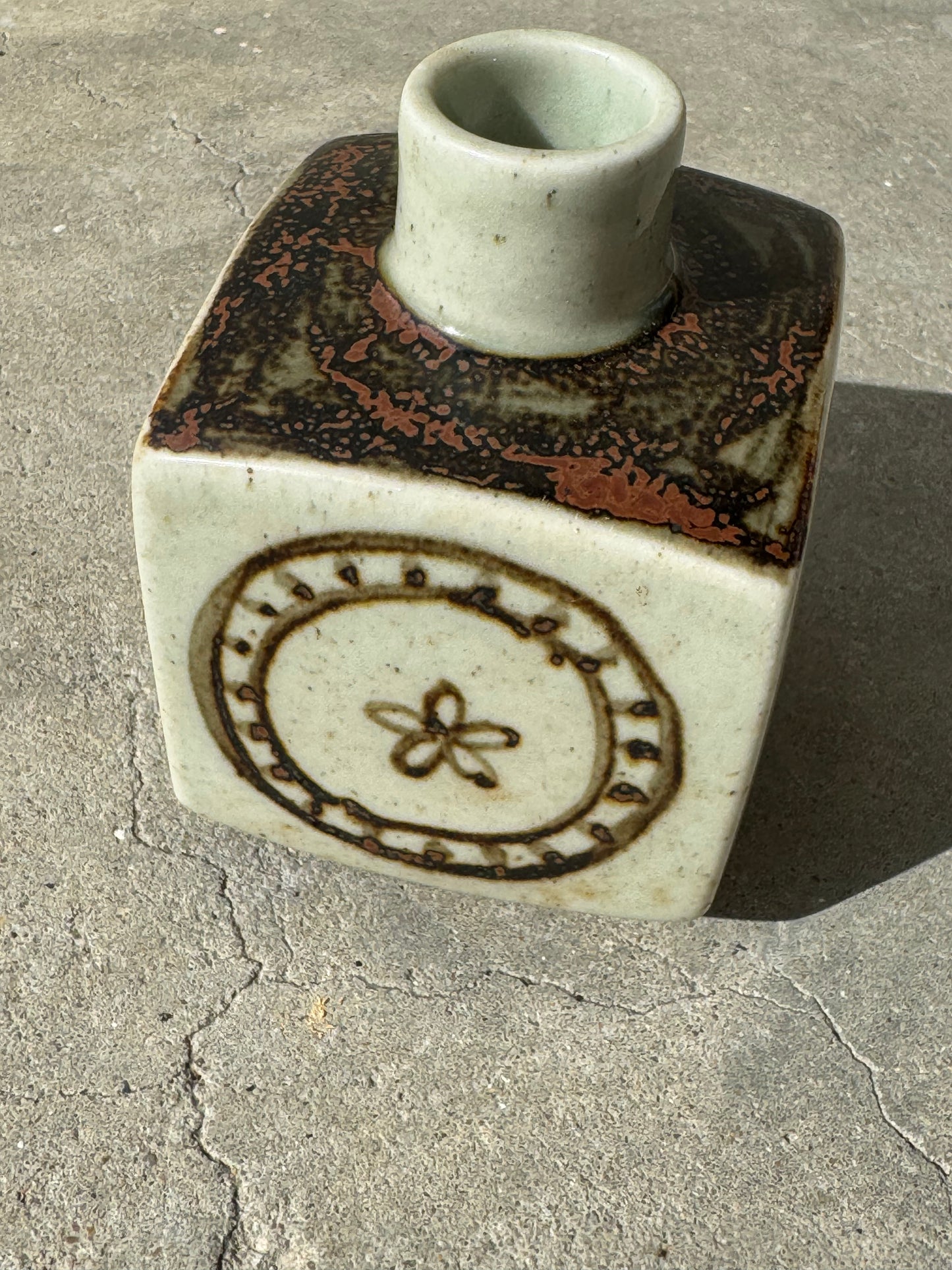 CERAMIC JAPANESE SMALL VASE