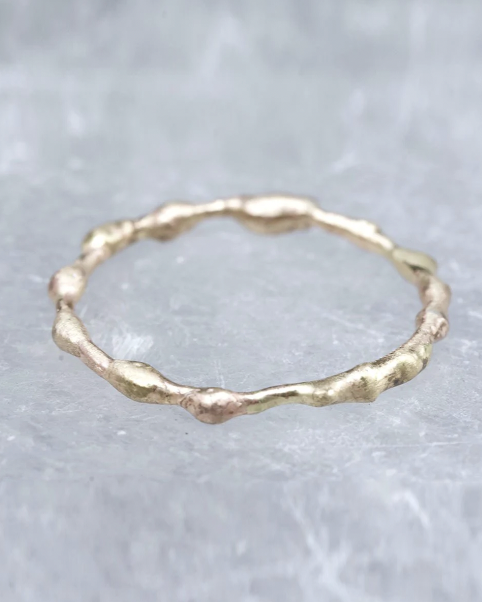 GOLD EMBEDDED BAND - Size 6